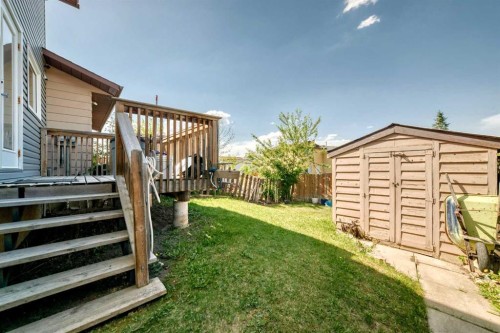 970 Berkley Drive Nw, Calgary, AB - Outdoor