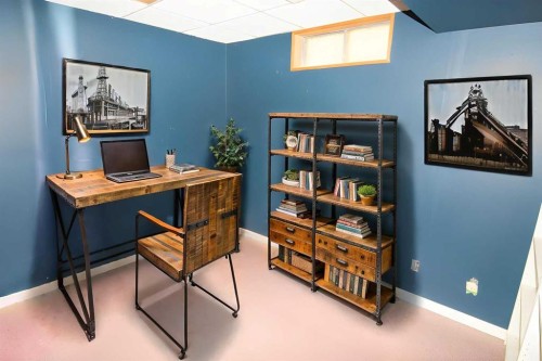 340 Templeton Circle Ne, Calgary, AB - Indoor Photo Showing Office