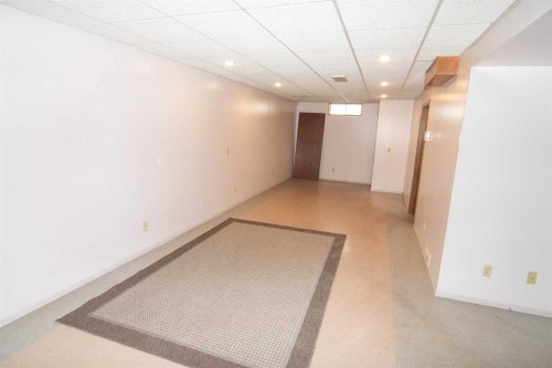340 Templeton Circle Ne, Calgary, AB - Indoor Photo Showing Other Room