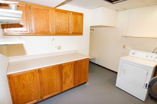 340 Templeton Circle Ne, Calgary, AB - Indoor Photo Showing Laundry Room