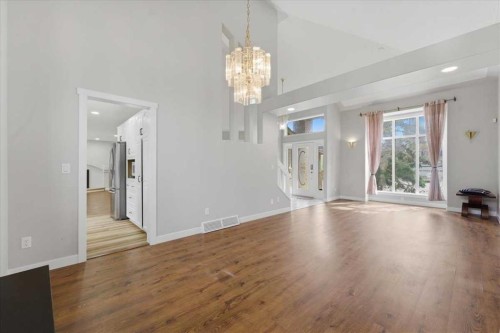 13919 Evergreen Street Sw, Calgary, AB - Indoor Photo Showing Other Room