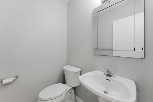 13919 Evergreen Street Sw, Calgary, AB - Indoor Photo Showing Bathroom
