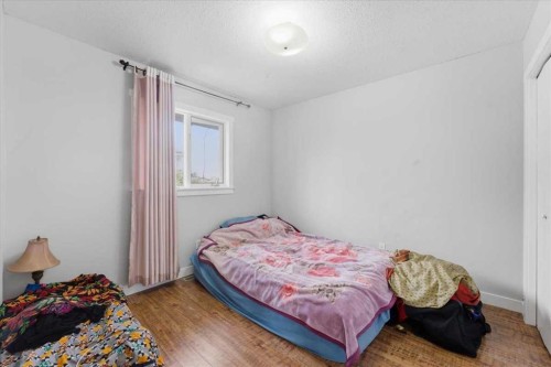 13919 Evergreen Street Sw, Calgary, AB - Indoor Photo Showing Bedroom