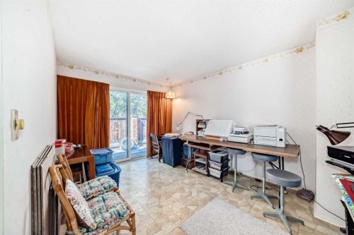 8 Varsdale Place Nw, Calgary, AB - Indoor Photo Showing Office