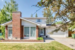 8 Varsdale Place NW Calgary, AB T3A 0G7