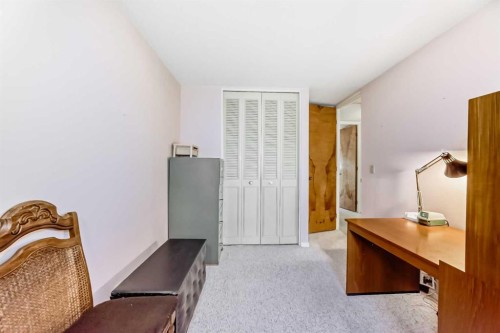 8 Varsdale Place Nw, Calgary, AB - Indoor