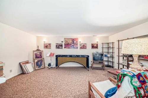 8 Varsdale Place Nw, Calgary, AB - Indoor