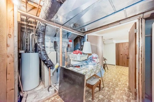 8 Varsdale Place Nw, Calgary, AB - Indoor