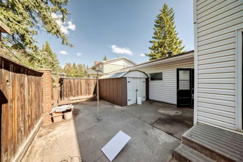 8 Varsdale Place Nw, Calgary, AB - Outdoor With Exterior