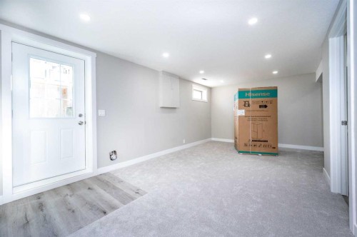 255 Castleridge Drive Ne, Calgary, AB - Indoor