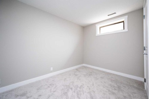 255 Castleridge Drive Ne, Calgary, AB - Indoor Photo Showing Other Room