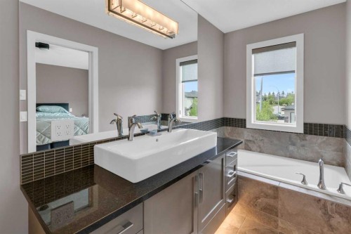 145 Wildrose Drive, Strathmore, AB - Indoor Photo Showing Bathroom