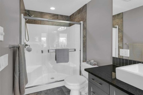 145 Wildrose Drive, Strathmore, AB - Indoor Photo Showing Bathroom
