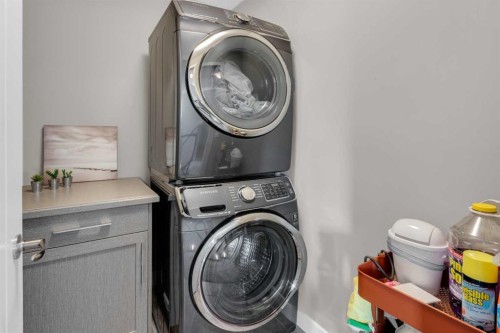 145 Wildrose Drive, Strathmore, AB - Indoor Photo Showing Laundry Room