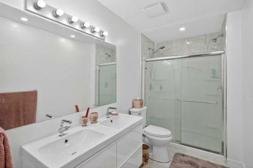 152 Redstone Villas Ne, Calgary, AB - Indoor Photo Showing Bathroom