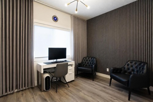 37 Savanna Heath Ne, Calgary, AB - Indoor Photo Showing Office