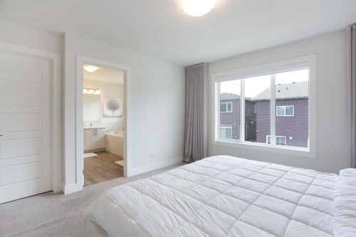 37 Savanna Heath Ne, Calgary, AB - Indoor Photo Showing Bedroom