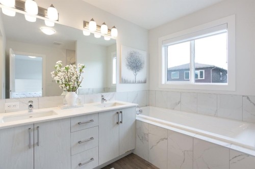 37 Savanna Heath Ne, Calgary, AB - Indoor Photo Showing Bathroom