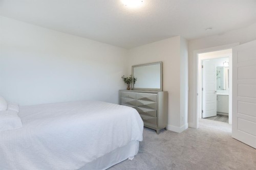37 Savanna Heath Ne, Calgary, AB - Indoor Photo Showing Bedroom
