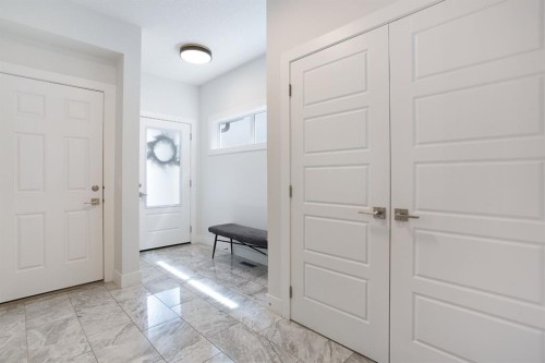 37 Savanna Heath Ne, Calgary, AB - Indoor Photo Showing Other Room