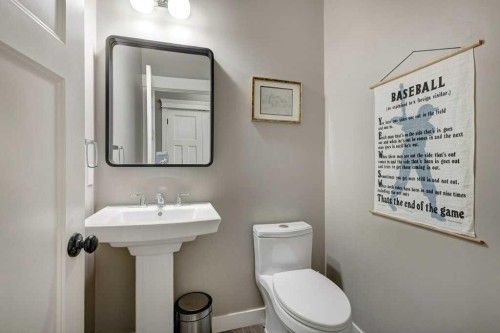 1233 Hillcrest Manor Estates, Strathmore, AB - Indoor Photo Showing Bathroom