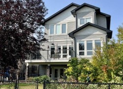 1233 Hillcrest Manor Estates Strathmore, AB T1P 1X1