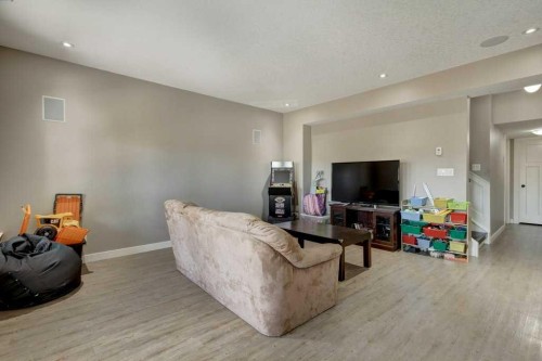 1233 Hillcrest Manor Estates, Strathmore, AB - Indoor