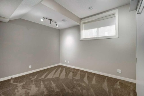 1233 Hillcrest Manor Estates, Strathmore, AB - Indoor Photo Showing Other Room