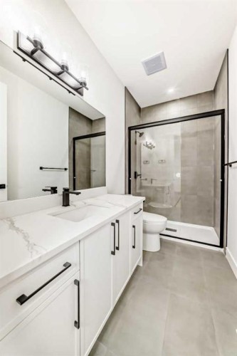 28 Saddlecrest Manor Ne, Calgary, AB - Indoor Photo Showing Bathroom