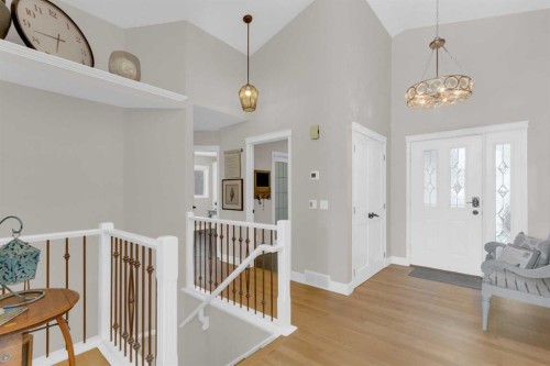 198 Douglas Woods Hill Se, Calgary, AB - Indoor Photo Showing Other Room