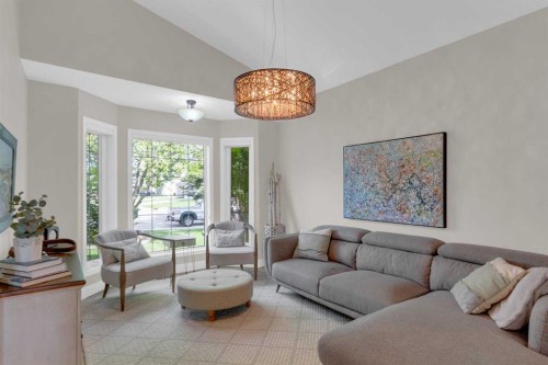 198 Douglas Woods Hill Se, Calgary, AB - Indoor Photo Showing Living Room