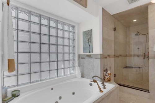 198 Douglas Woods Hill Se, Calgary, AB - Indoor Photo Showing Bathroom