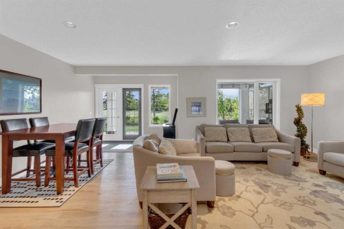 198 Douglas Woods Hill Se, Calgary, AB - Indoor Photo Showing Living Room