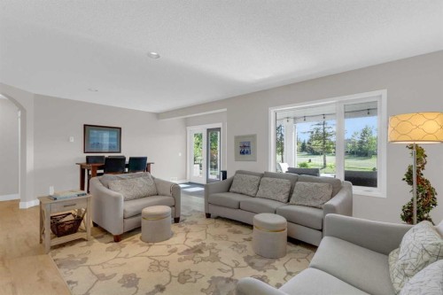 198 Douglas Woods Hill Se, Calgary, AB - Indoor Photo Showing Living Room