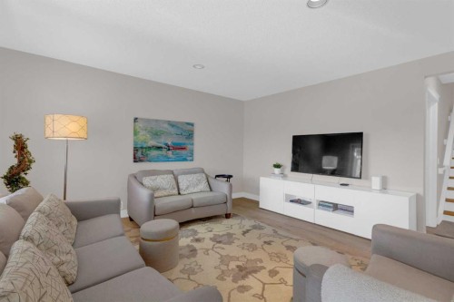 198 Douglas Woods Hill Se, Calgary, AB - Indoor Photo Showing Living Room