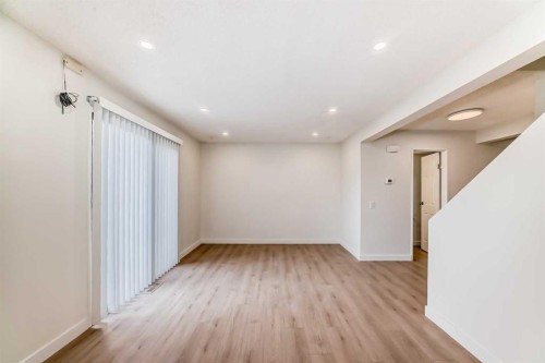 32-1515 Falconridge Drive Ne, Calgary, AB - Indoor Photo Showing Other Room