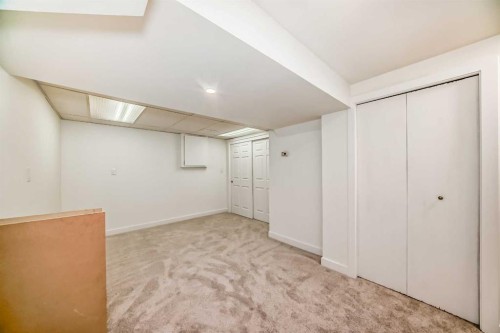 32-1515 Falconridge Drive Ne, Calgary, AB - Indoor
