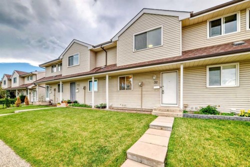 32-1515 Falconridge Drive Ne, Calgary, AB - Outdoor