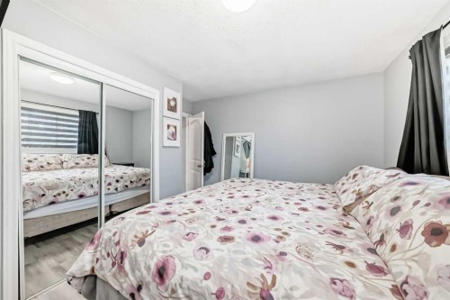 447 Malvern Close Ne, Calgary, AB - Indoor Photo Showing Bedroom