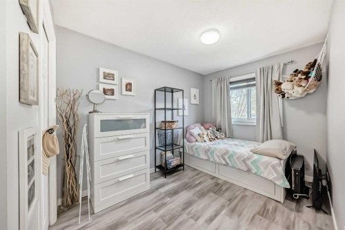 447 Malvern Close Ne, Calgary, AB - Indoor Photo Showing Bedroom