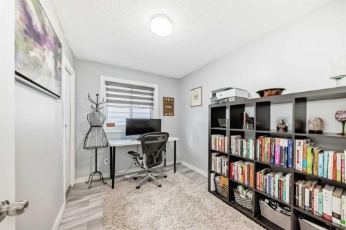 447 Malvern Close Ne, Calgary, AB - Indoor Photo Showing Office