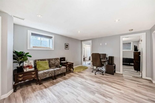 447 Malvern Close Ne, Calgary, AB - Indoor