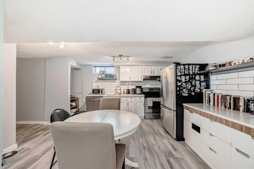 447 Malvern Close Ne, Calgary, AB - Indoor
