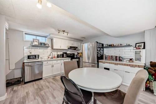 447 Malvern Close Ne, Calgary, AB - Indoor