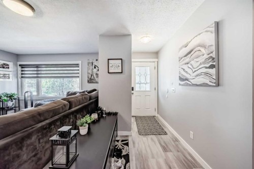 447 Malvern Close Ne, Calgary, AB - Indoor