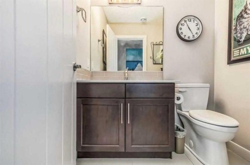 175 Silverado Plains Park Sw, Calgary, AB - Indoor Photo Showing Bathroom