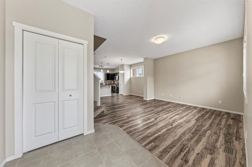 86 Mahogany Drive Se, Calgary, AB - Indoor Photo Showing Other Room