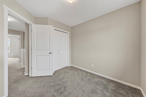 86 Mahogany Drive Se, Calgary, AB - Indoor Photo Showing Other Room