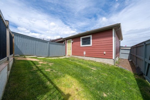 86 Mahogany Drive Se, Calgary, AB - Outdoor With Exterior