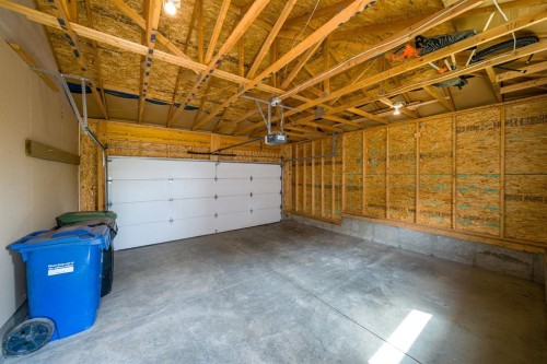 86 Mahogany Drive Se, Calgary, AB - Indoor Photo Showing Garage